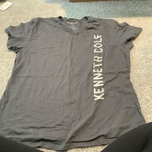 KENNETH COLE T-SHIRT LARGE